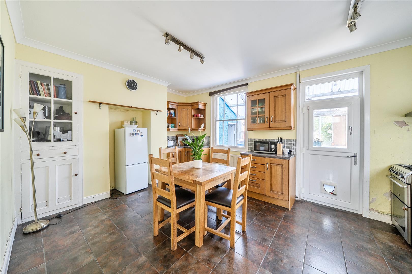 Middle Road, Gendros, Swansea, SA5 8EQ